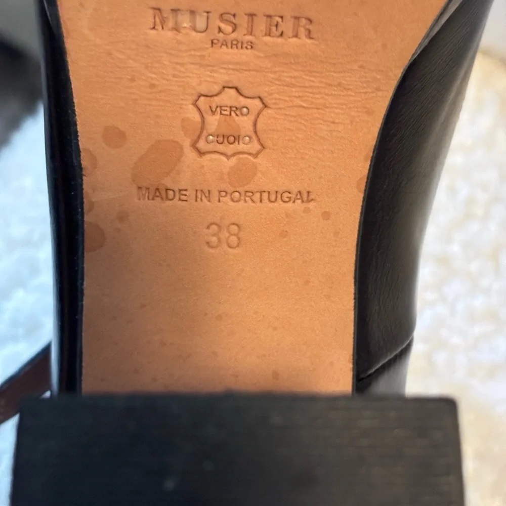 Musier Paris Bobbie’s in Black - Picture 7 of 9